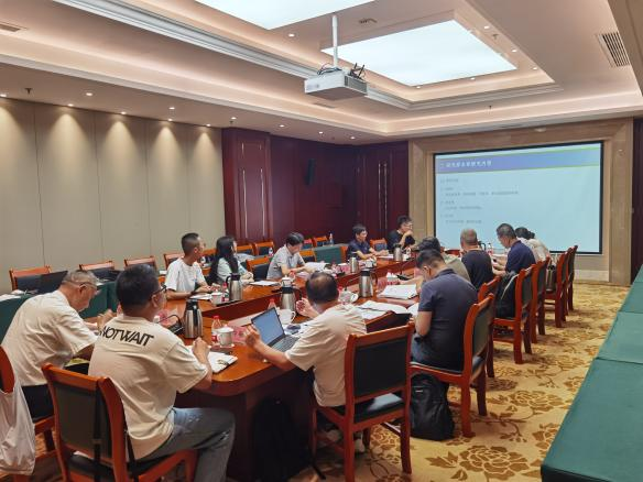 “太阳能光伏系统在夏热冬冷地区居住建筑中的应用研究与分析”等课题通过江苏省土木建筑学会科技成果鉴定